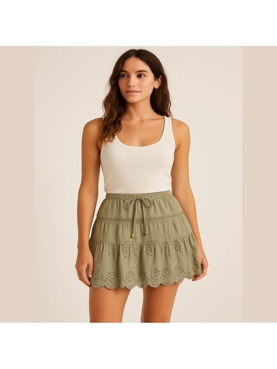 American Eagle Outfitters Dresses & Skirts - AMERICAN EAGLE Tiered Floral Eyelet Skirt. Size 4. Tie Waist. Lace/Eyelet.